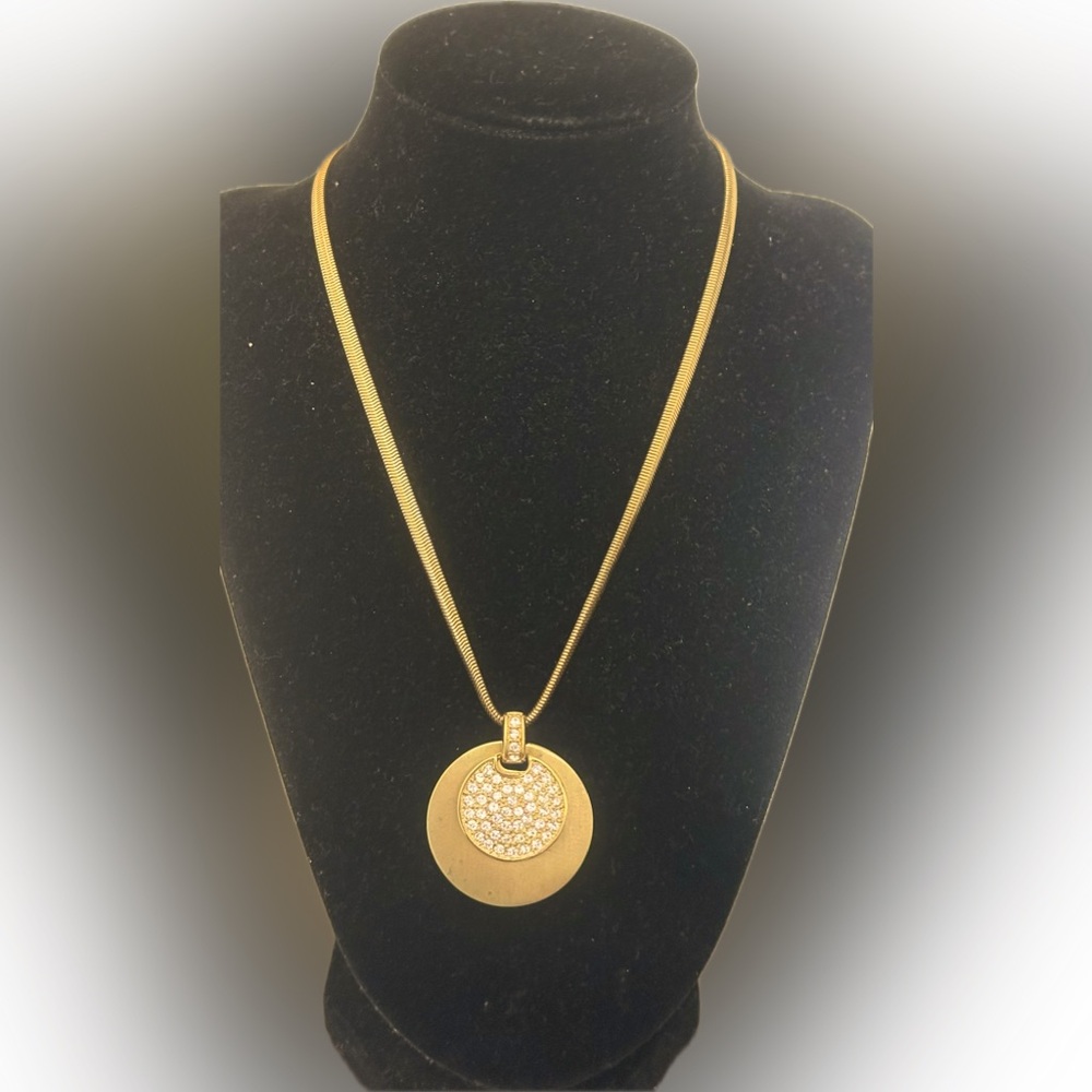 Butler Vintage Elegant Gold Tone And Rhinestones Pendant Necklace - Picture 3 of 11